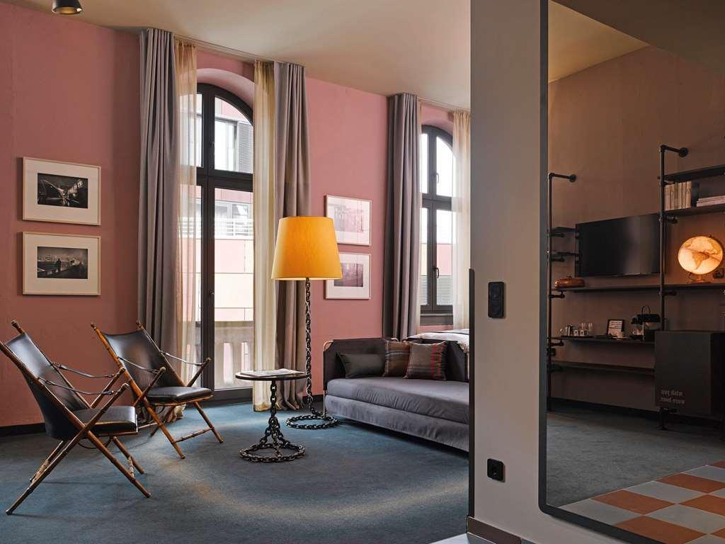 25Hours Hotel Altes Hafenamt Гамбург Номер фото